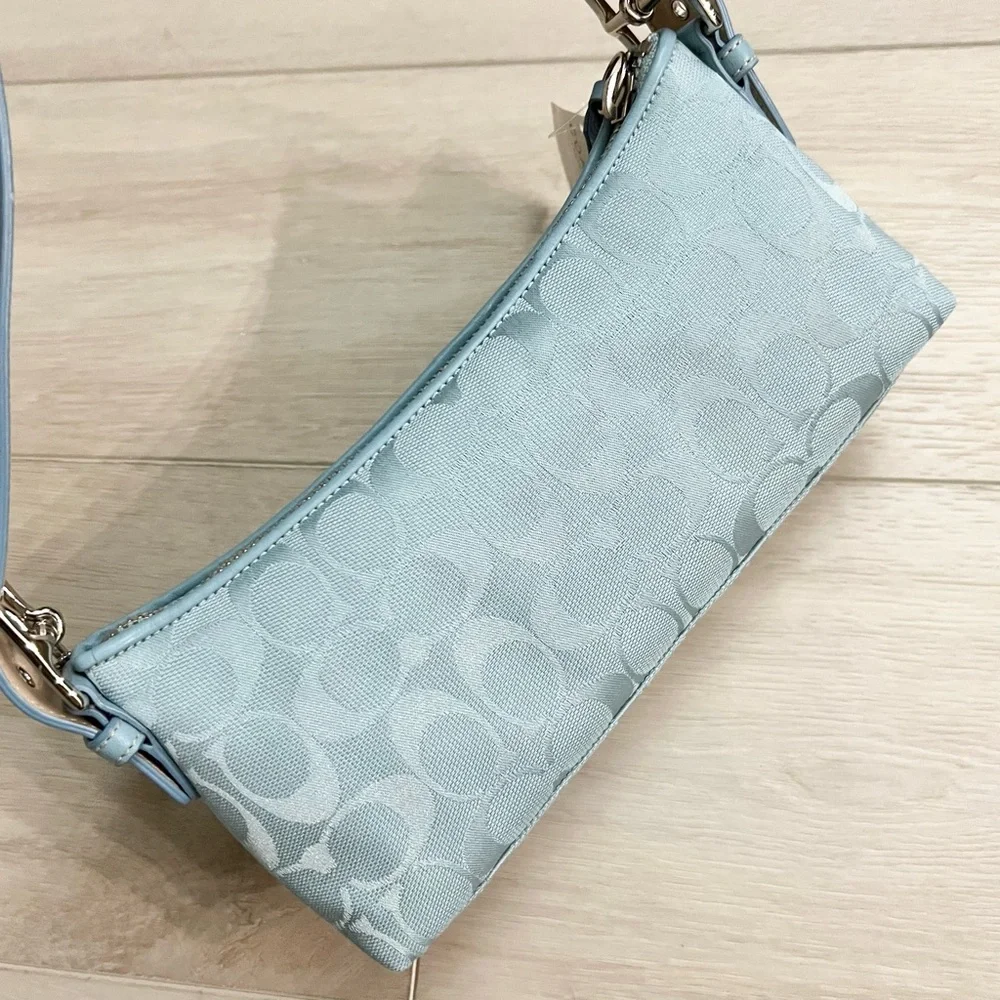 NEW WITH TAG Vintage Coach Hamptons Signature East West Demi Baguette Style 6371 - Picture 2 of 10